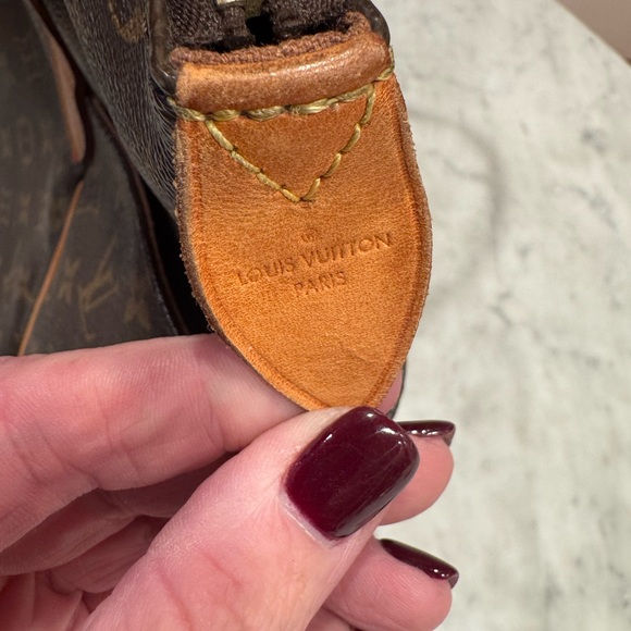 Louis Vuitton Monogram Leather Totally PM with Zipper Closure - Picture 3 of 10